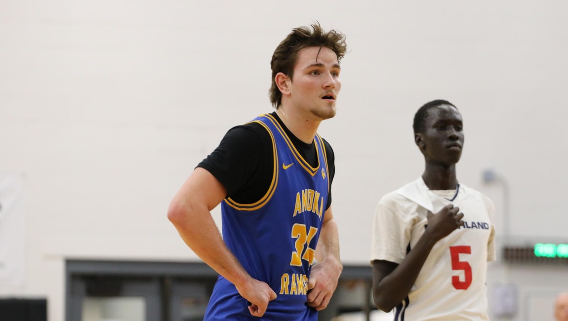 Preston Thielke Earns MCAC Honors